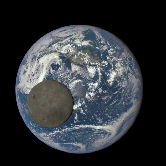 DSCOVR's 2015 view shows the Moon passing in front of Earth. This is a real Earth-Moon photograph, not an image of 2026 TL6 or a reconstruction of the October 10 flyby.