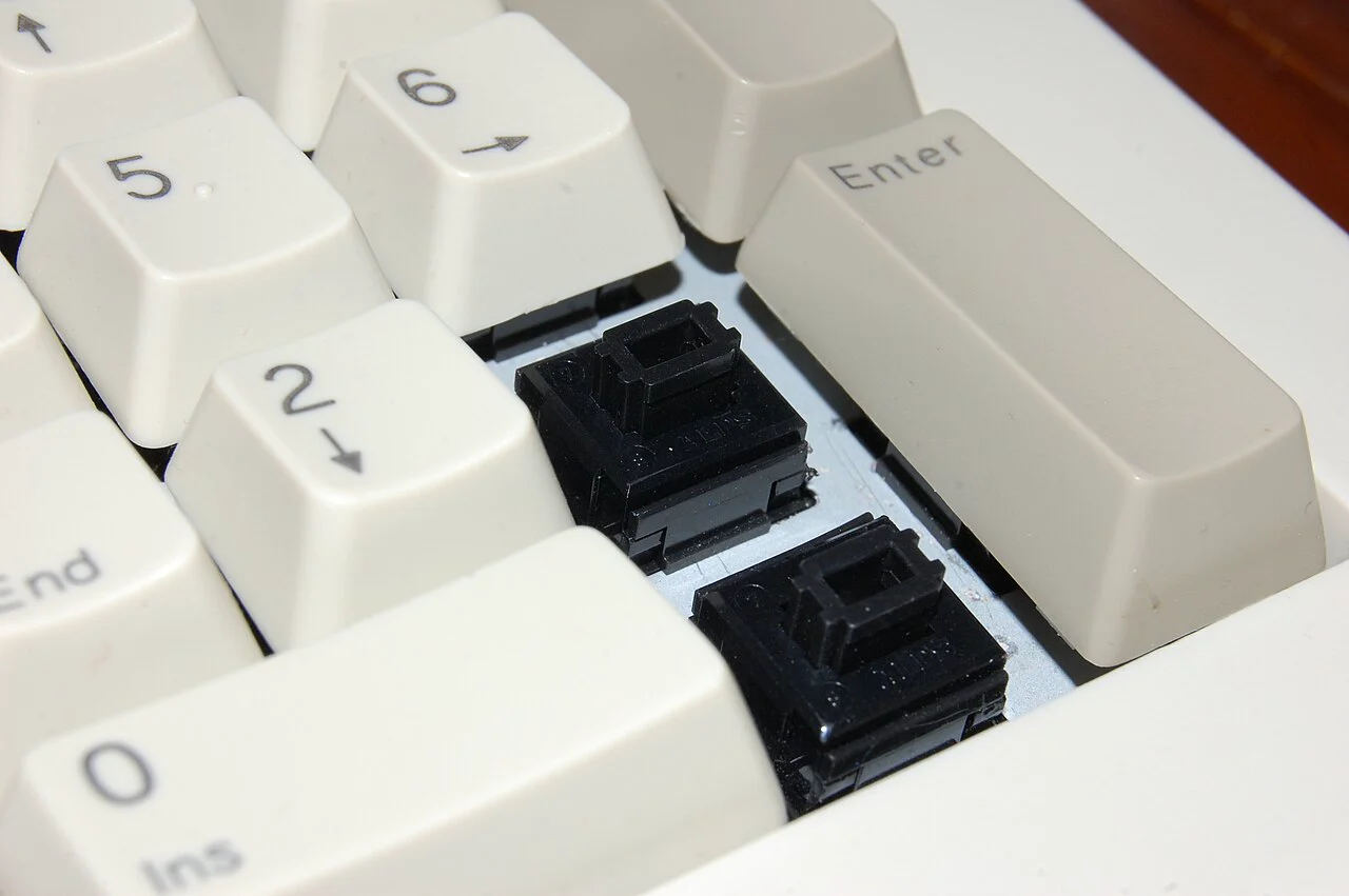 A small rig for comparing keyboard switches
